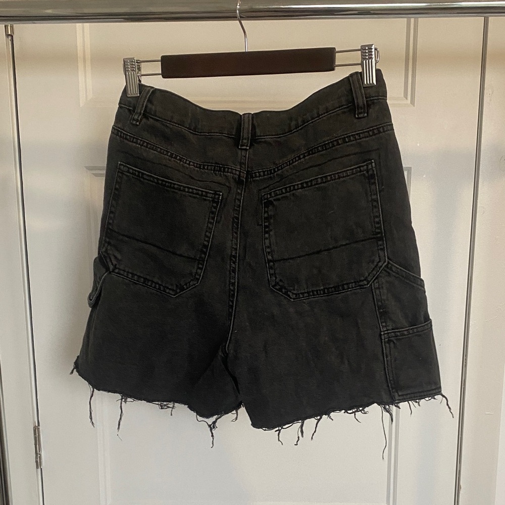 Ardene Washed Black High-Rise Cargo Denim Shorts - Picture 2 of 2
